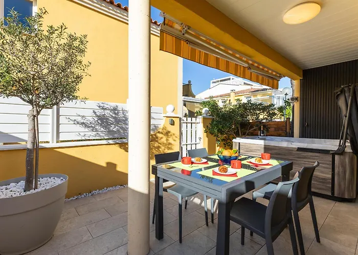 Villa Nix -villa Prive 4p - Terrasse - Parking - Climatisation - Cap Naturiste Agde