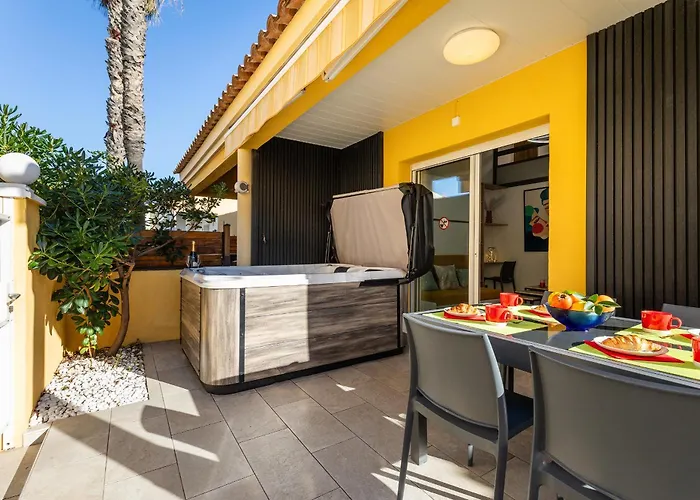 Villa Spa Prive 4P - Terrasse - Parking - Climatisation - Cap Agde Naturiste Willa